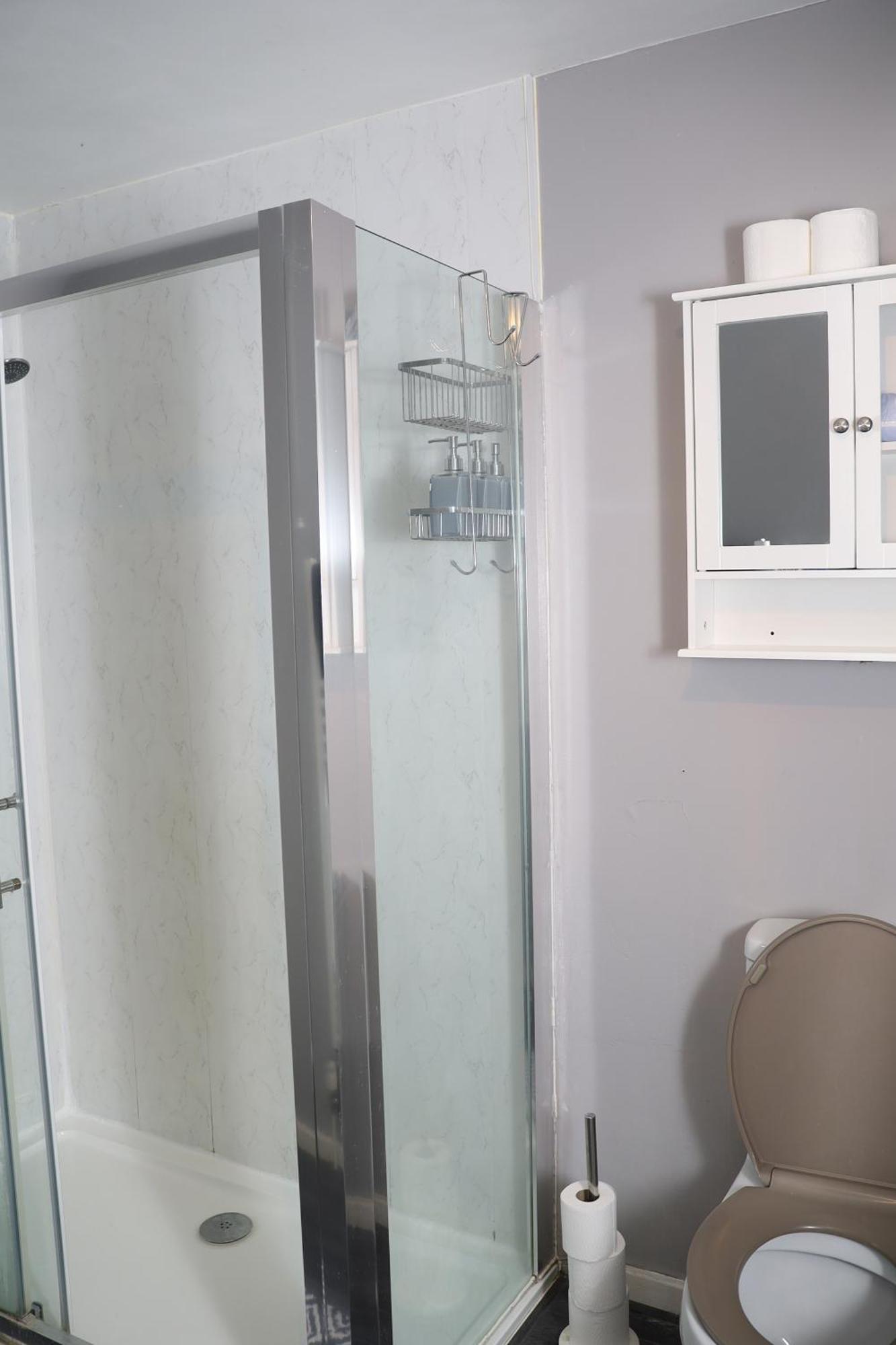 Superb 3 Bedroom Flat In Stafford Esterno foto