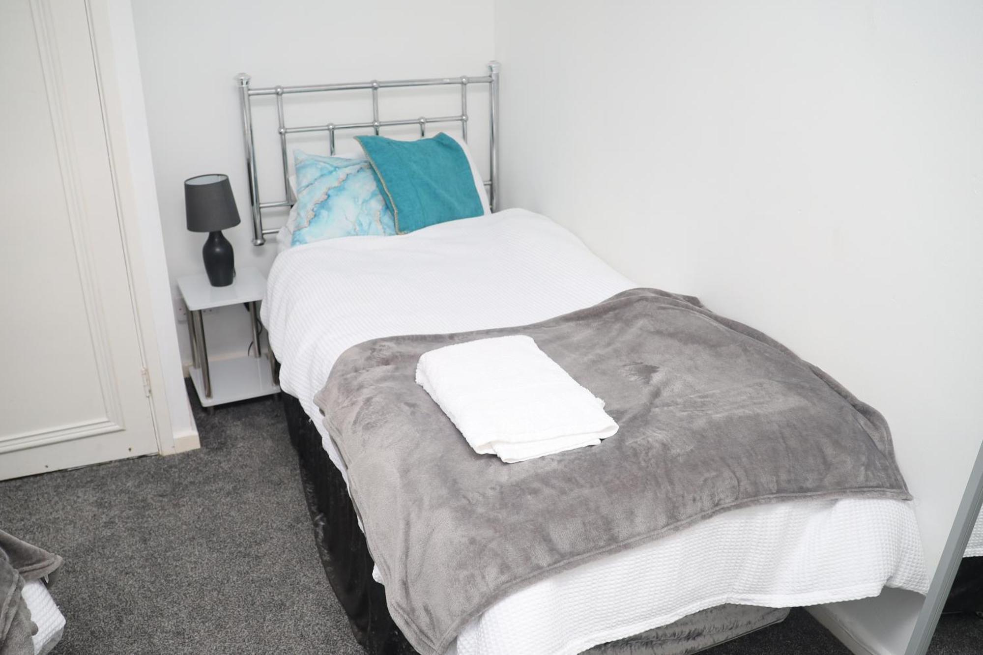 Superb 3 Bedroom Flat In Stafford Esterno foto
