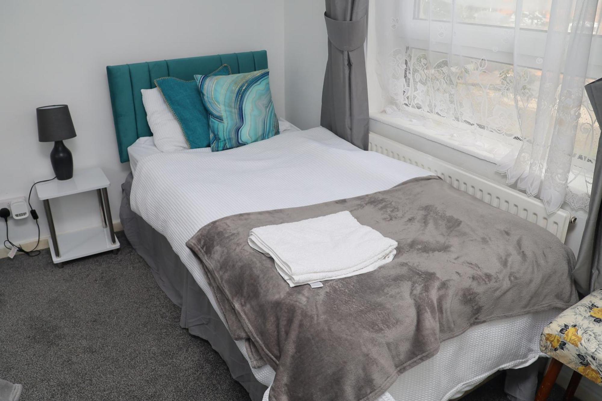 Superb 3 Bedroom Flat In Stafford Esterno foto