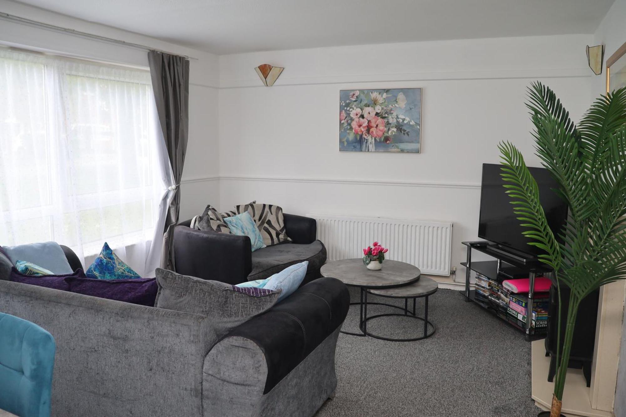 Superb 3 Bedroom Flat In Stafford Esterno foto